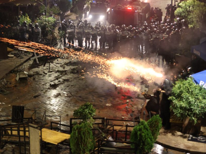 Oblasti nad protestnike v Gruziji s kemičnim orožjem iz prve svetovne vojne