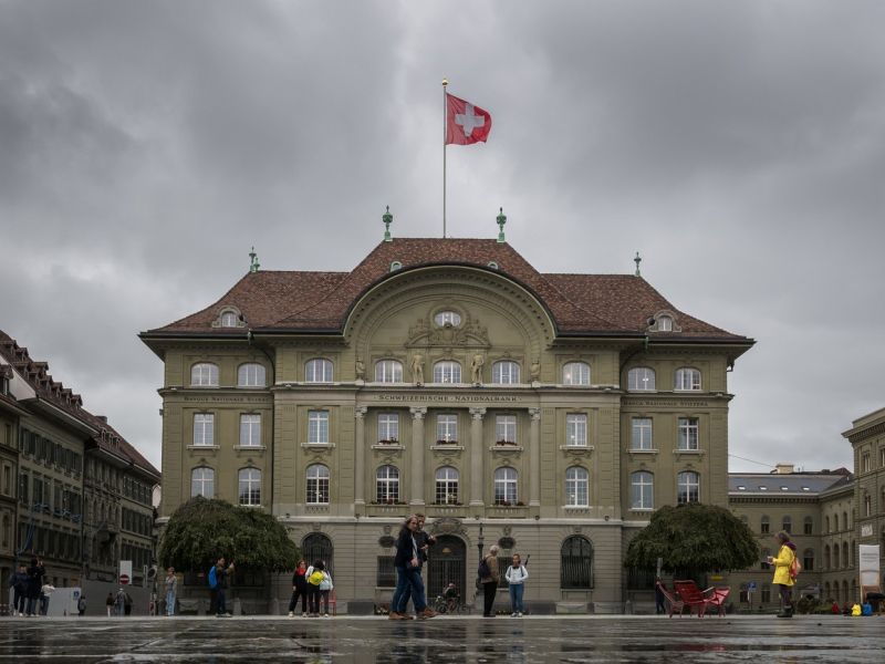 Eden izmed redkih: Švicarski milijarder poziva k obdavčevanju najbogatejših