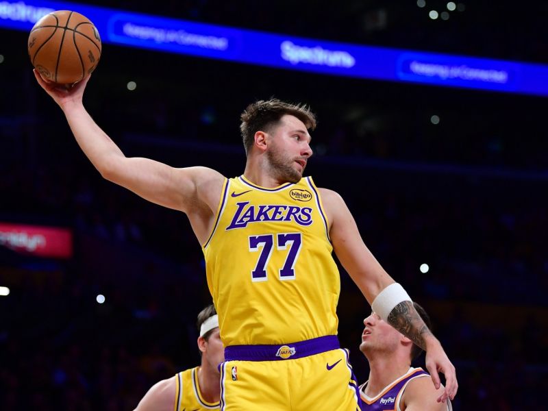 Luka Magic! Dončić z neverjetno potezo prinesel zmago, čudi se mu cel svet