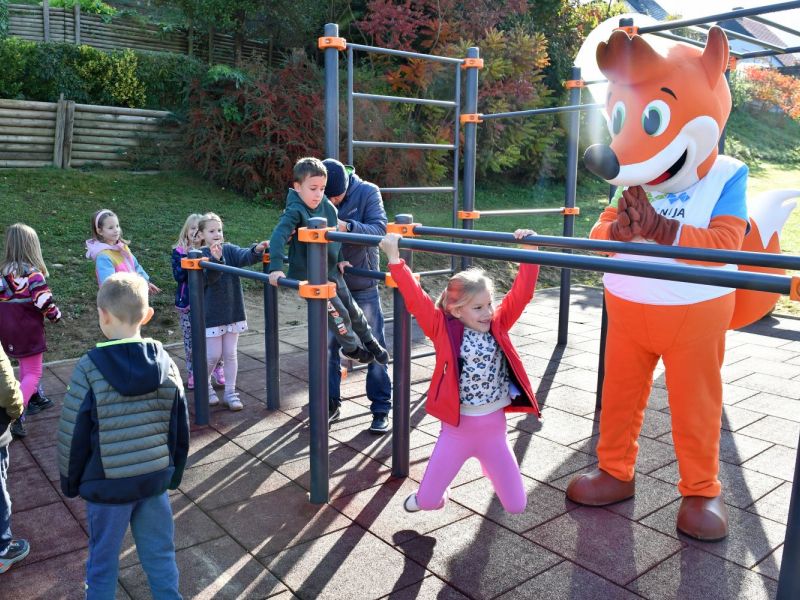 Jekleni poligon za vadbo na prostem v Kotljah