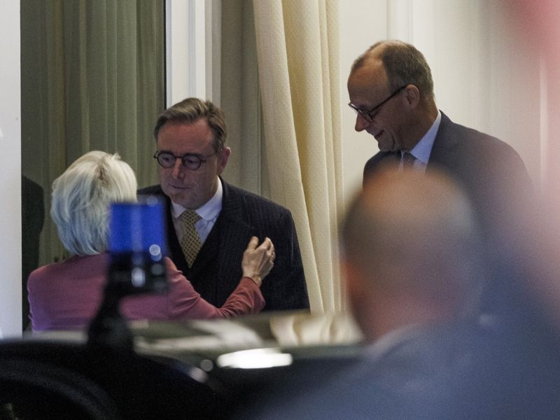 Von der Leynova, Merz in De Wever nadaljujejo pogovore o zamrznjenem ruskem premoženju za Ukrajino