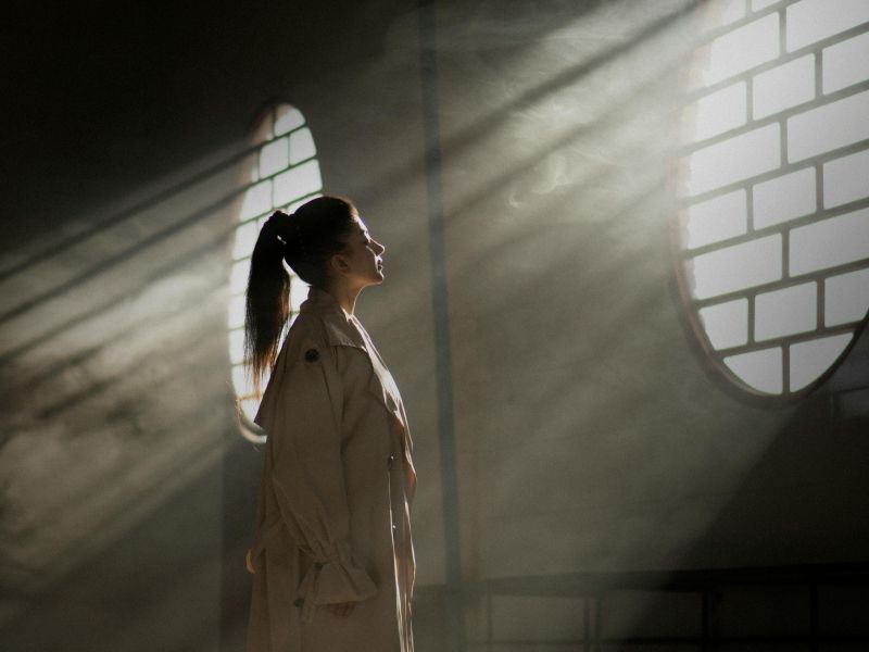 Zakaj nismo več isti kot nekoč in kako sprejeti svojo novo identiteto