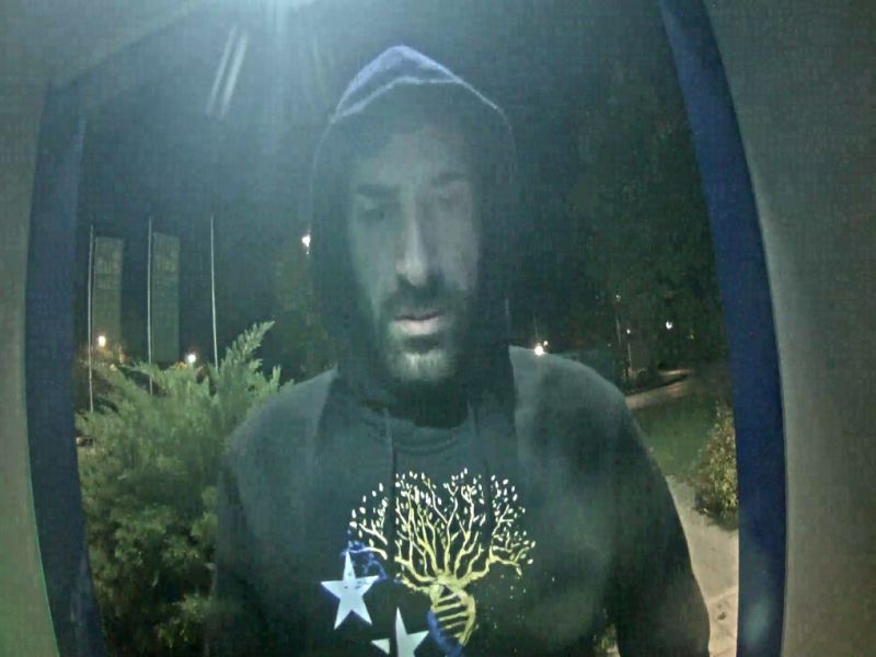 Policija išče moškega zaradi vloma v tovorna vozila v Lutvercih