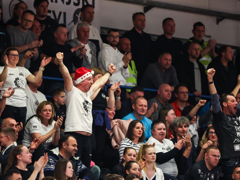 Evforija pri Tamšetu, obup(no) pri Skoku in mož na misiji Jovičić …Vroče bo