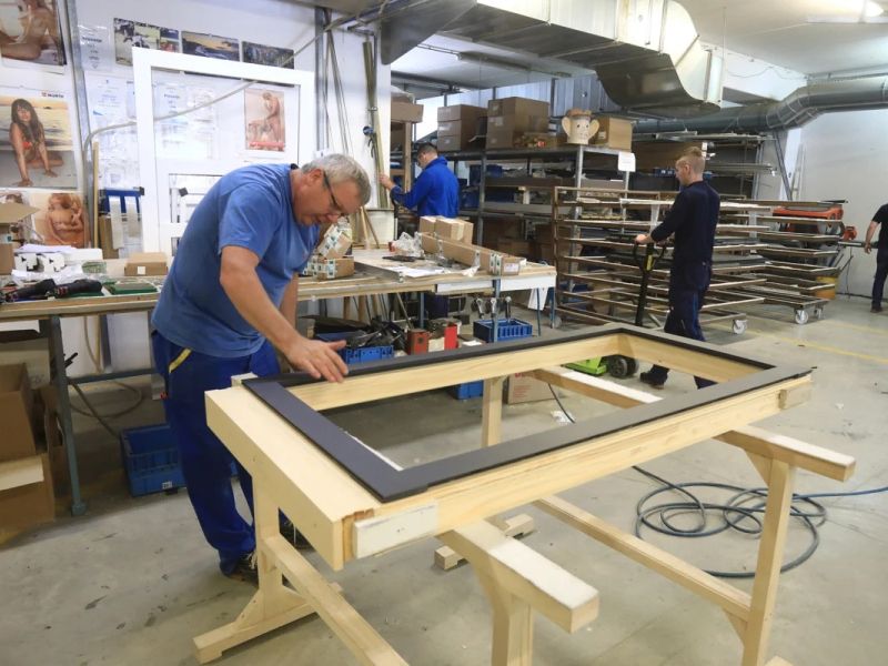 Slovenski proizvajalec oken v roke švedskega velikana