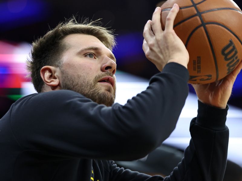 Dončić pred tekmo sezone izvedel udarno novico: Lakersom pot močno olajšana