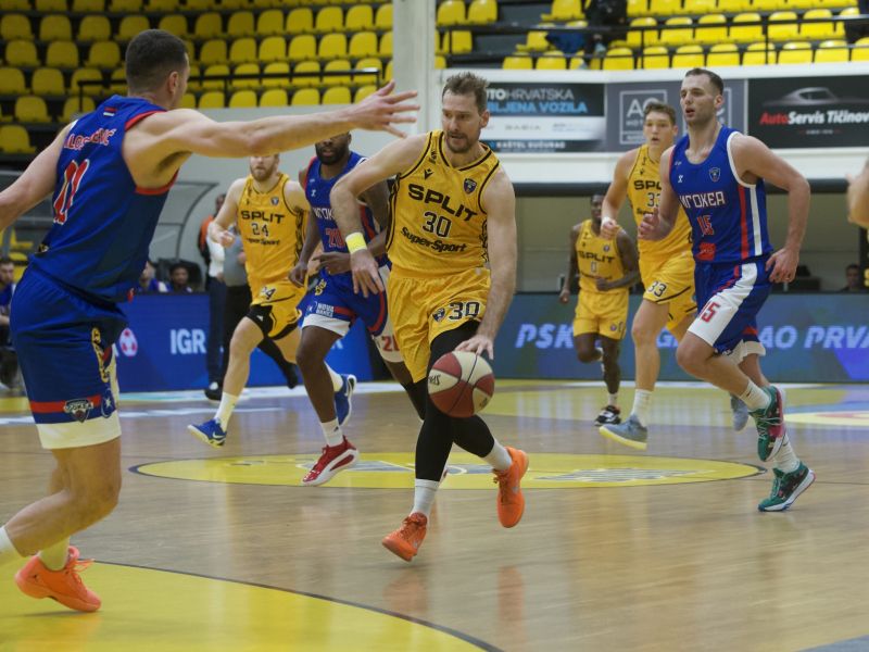 Zoran Dragić v podaljšku sam odpravil tekmece, simultanka za anale