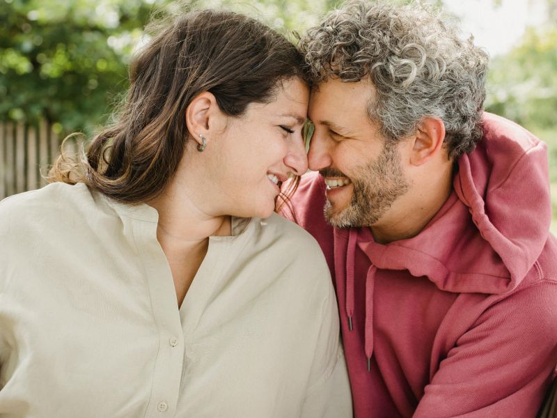 Ljubezen brez ega – ideal ali nevarna iluzija?