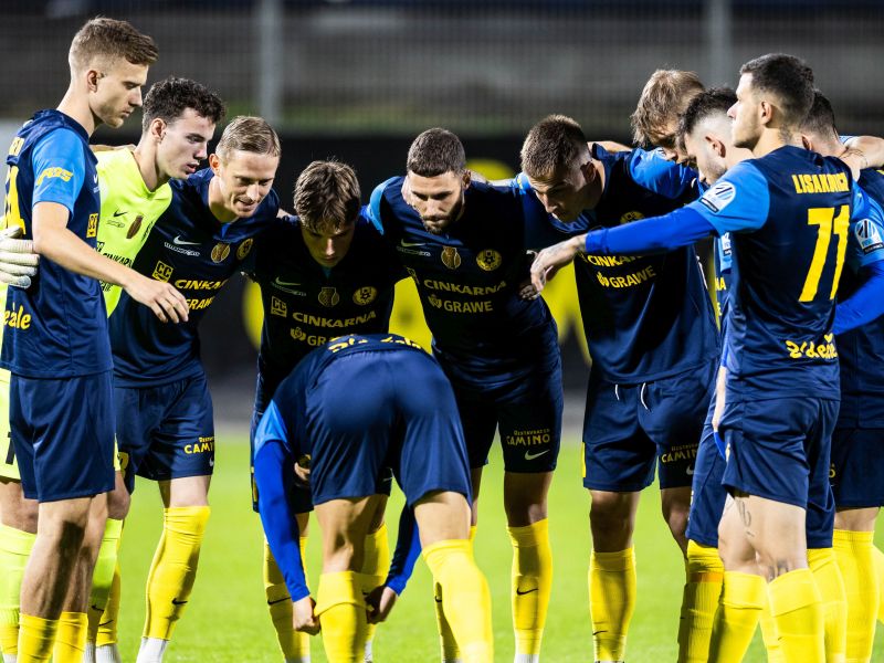 Celjski mozaik: Tako je z Žanom, štirje čakajo, Svit bi 'stopil na žogo'