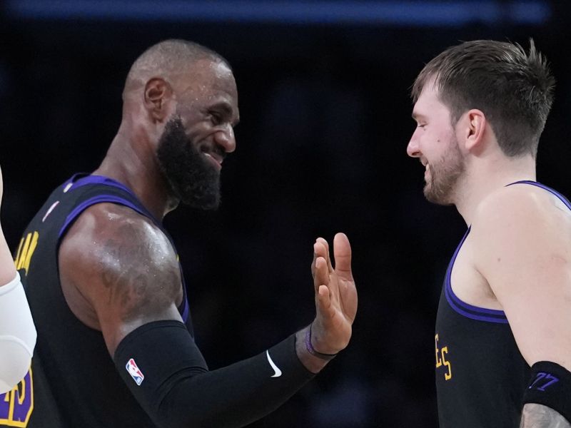 LeBronova pomoč Dončiću zaprla vsa usta - izjemno, kaj je storil James