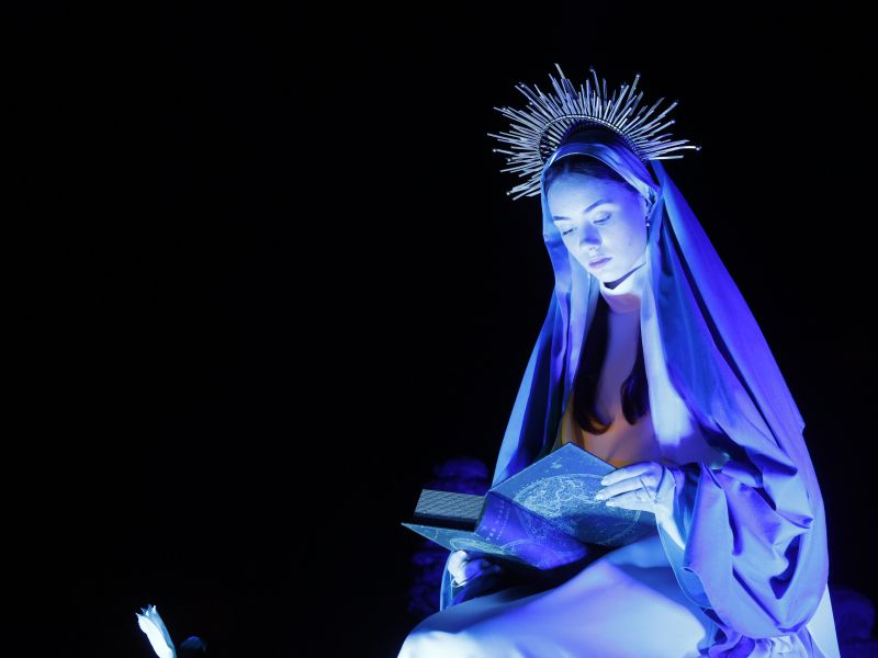 Škofje: Božič naj prinese moč, tolažbo in novo upanje