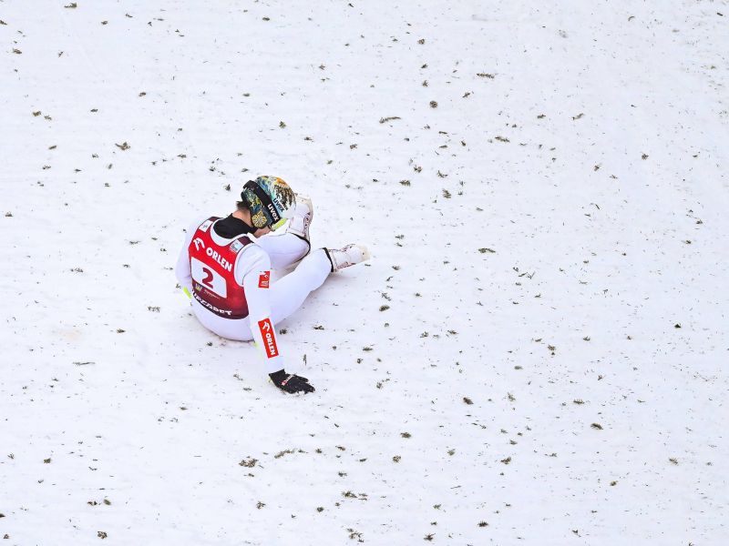 Hud udarec: skakalec v bolnišnico namesto na turnejo – božič pa tak
