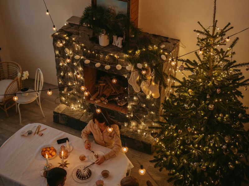 Od polažičev do božička: praznovanje božiča v Pomurju skozi čas