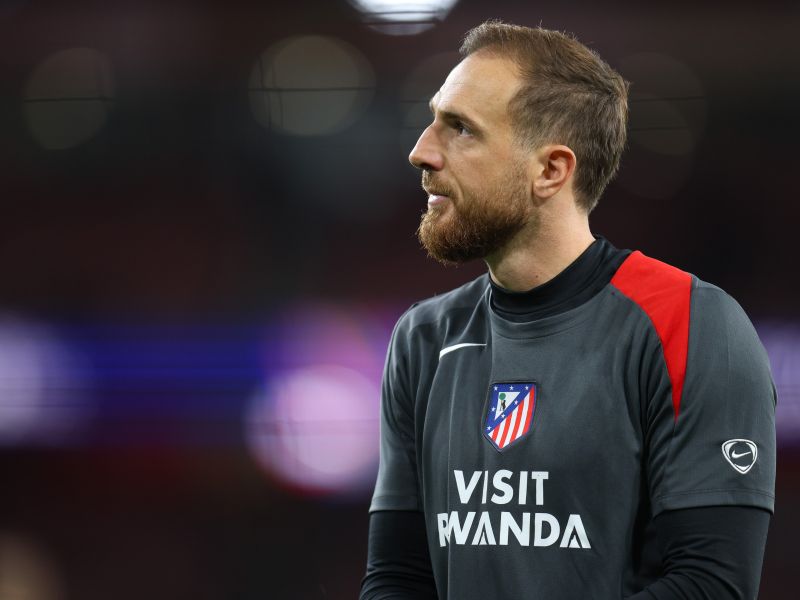 Romantični božični večer Oblaka in Olge kar na Janovem stadionu? (video)