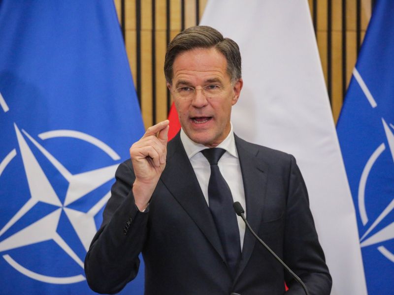 Rutte prepričan, da so ZDA zavezane Natu