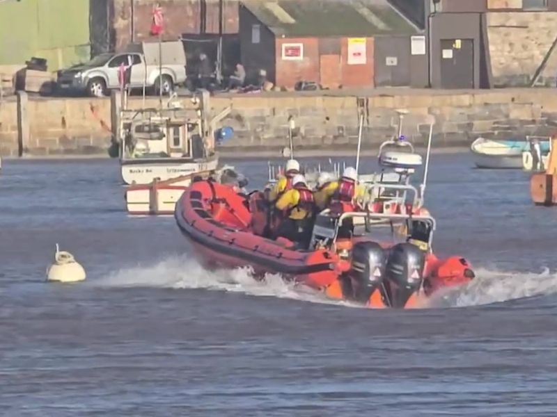 Moška za božič izginila v mrzlem britanskem morju