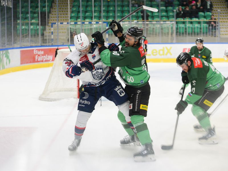 Razigrana Olimpija 'razbila' Madžare, padali goli, padale plišaste igrače