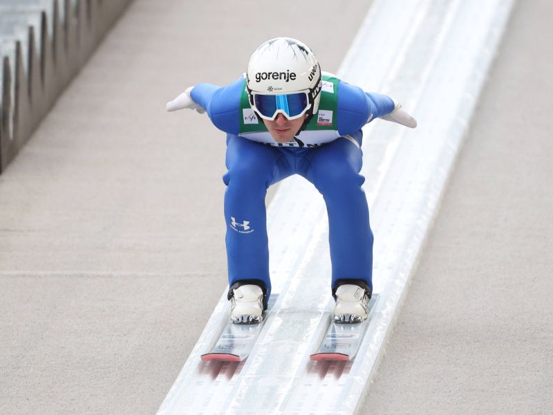 Izjemni Timi Zajc najdaljši v Oberstdorfu. A to je šele začetek