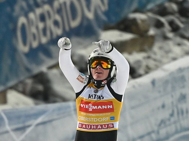 Peter Prevc tik pred Domnovim skokom naredil nekaj, kar dviga prah (foto)