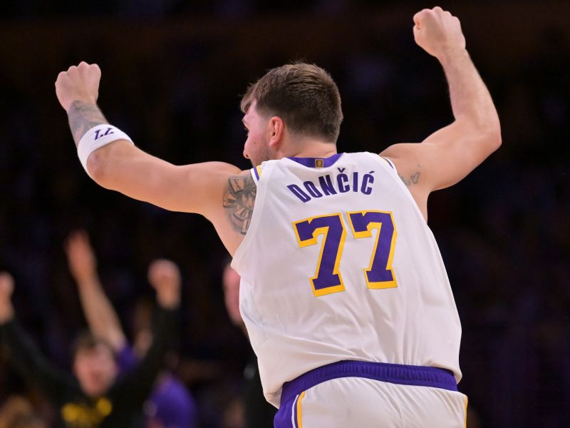 Dončiću v hrbet gleda celotna NBA, milijoni navijačev povedali svoje