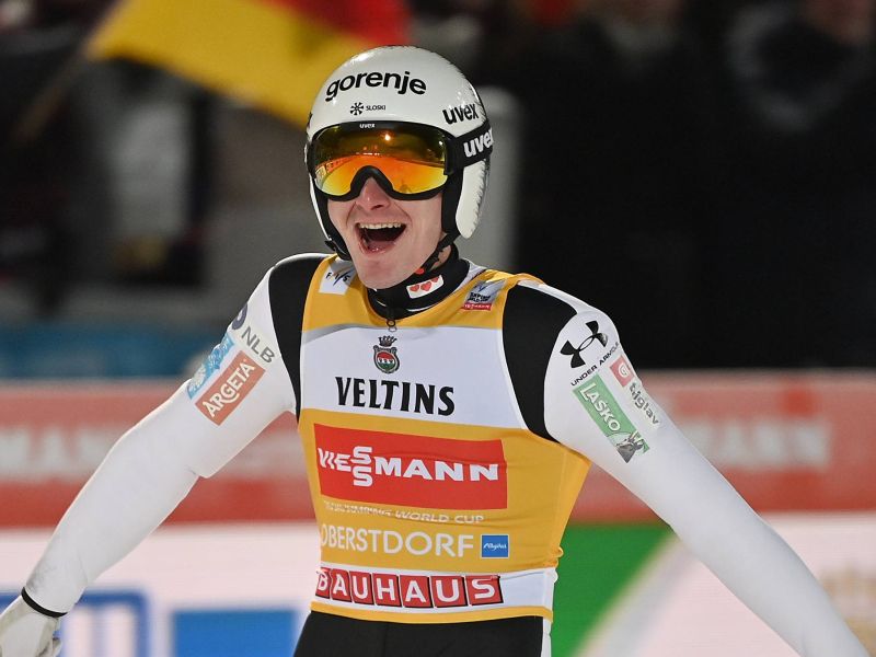 Nemci razburili s slovensko zastavo, Domnu so izobesili tole - a vztrajajo