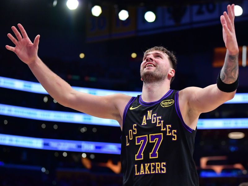 Za Dončića je v dvorani tako navijal tudi Kopitar in to v izjemni družbi