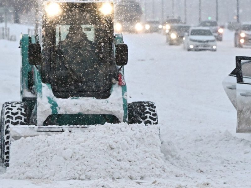 Zimska ujma ohromila Balkan: Oblasti pozivajo, ostanite doma