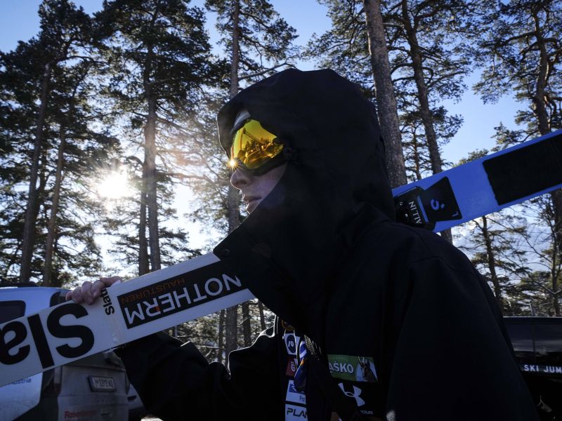 Domen Prevc zaprl usta Avstrijcem - daleč najdaljši skok in izjemen obet