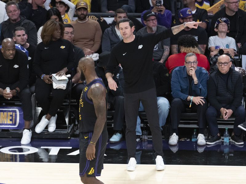 LeBron in agent tako ponižala Redicka sredi tekme? Poteza je nezaslišana