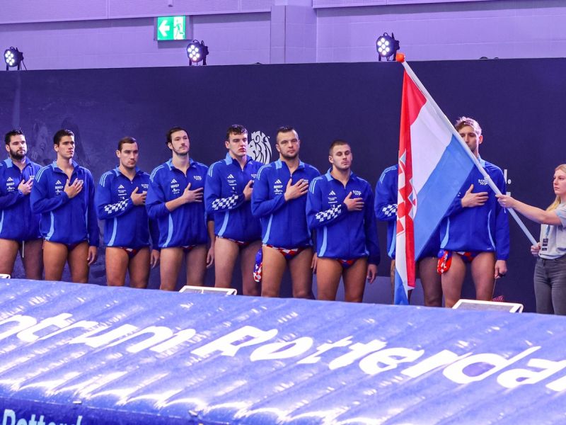 Kar so Srbi naredili slovenski in hrvaški himni na tekmi Slovenije, odmeva