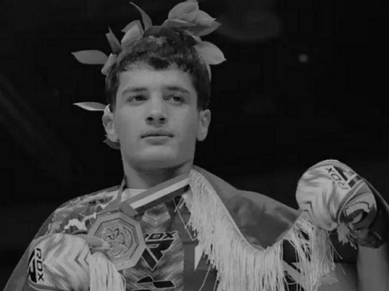 Do smrti zabodli 15-letnega svetovnega prvaka, kamere posnele vse