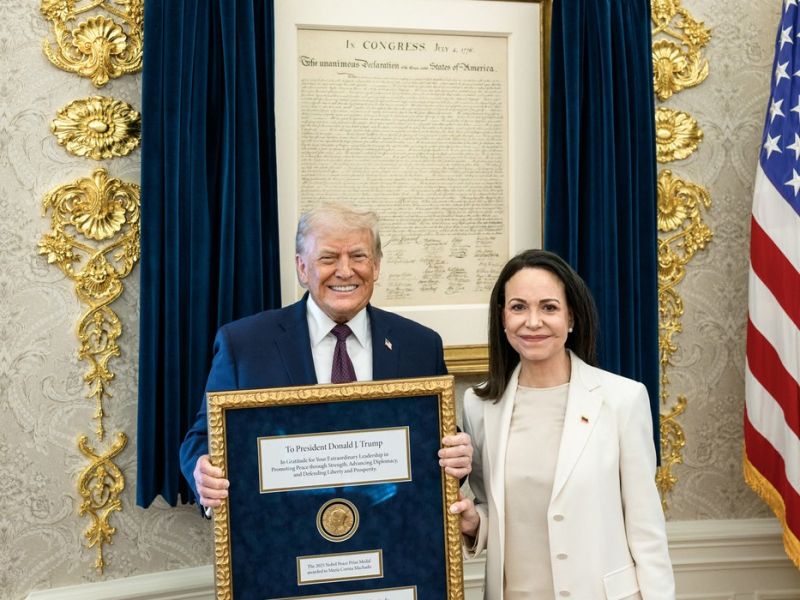 Trump le prejel Nobelovo nagrado za mir. Oslo: "Nagrada je neprenosljiva"