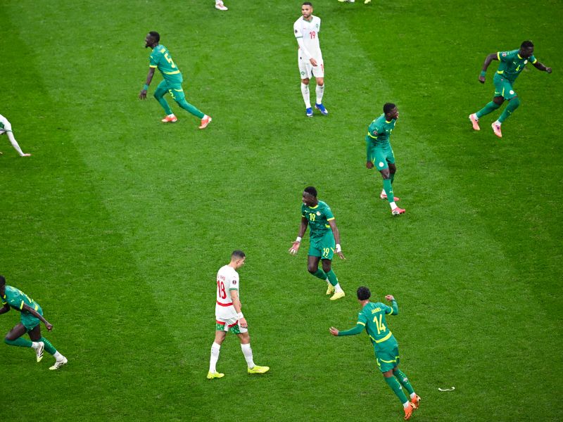 Kaos v Afriki - Senegalci protestno zapustili igrišče, potem noro slavili