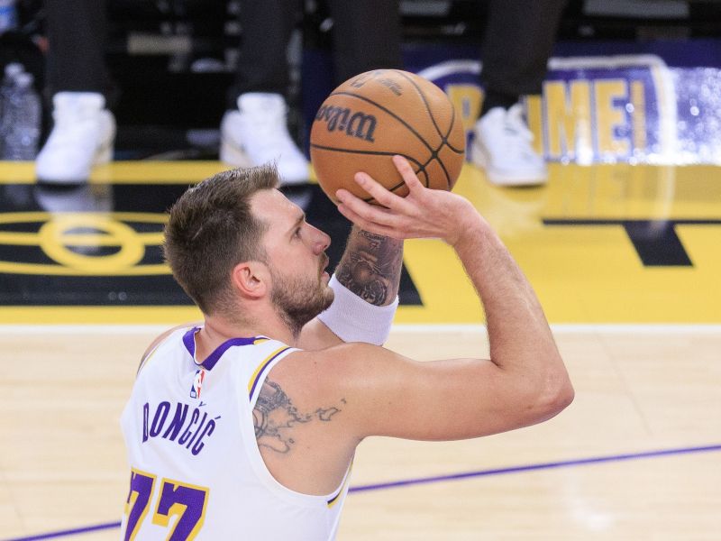 Dončić pometel z vsemi zvezdniki in poslal sporočilo, hud udarec za LeBrona