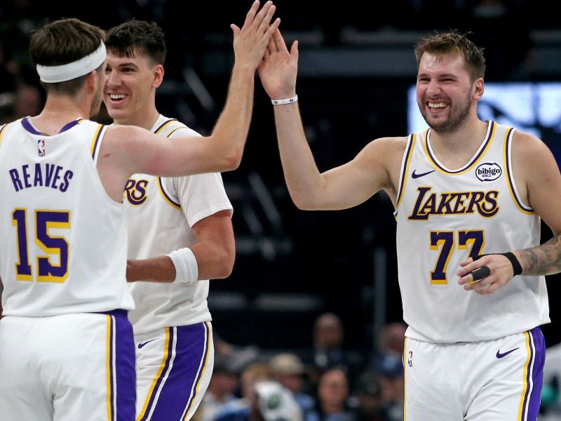 Lakers za Reavesa dobili vse te ponudbe, le za ti 2 zvezdi bi ga menjali