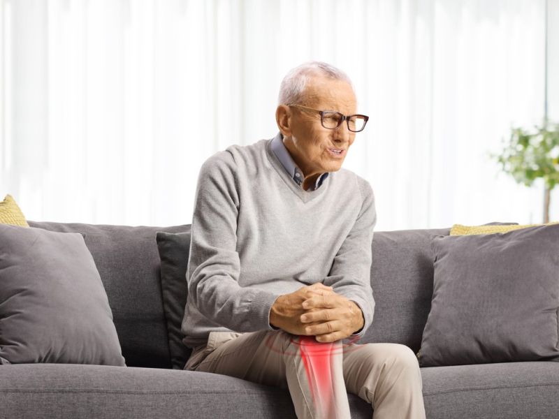 Starejšim najprej vzbudijo strah, nato jim prodajo “zdravilo” za 1500 evrov