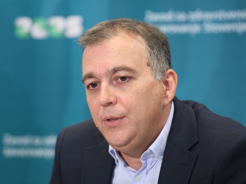 ZZZS leto 2025 sklenil z načrtovanim 86,1 milijona evrov primanjkljaja