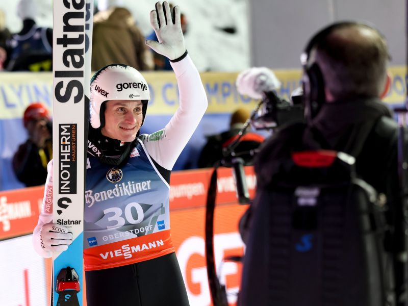 Domen s svojo prevlado premetal zgodovino, številke tresejo svet skokov