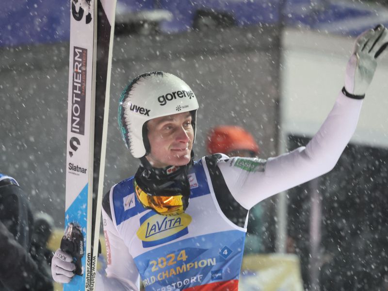 Peter Slatnar: "Ta oseba je z zadnjico zadela smuči Domna Prevca."