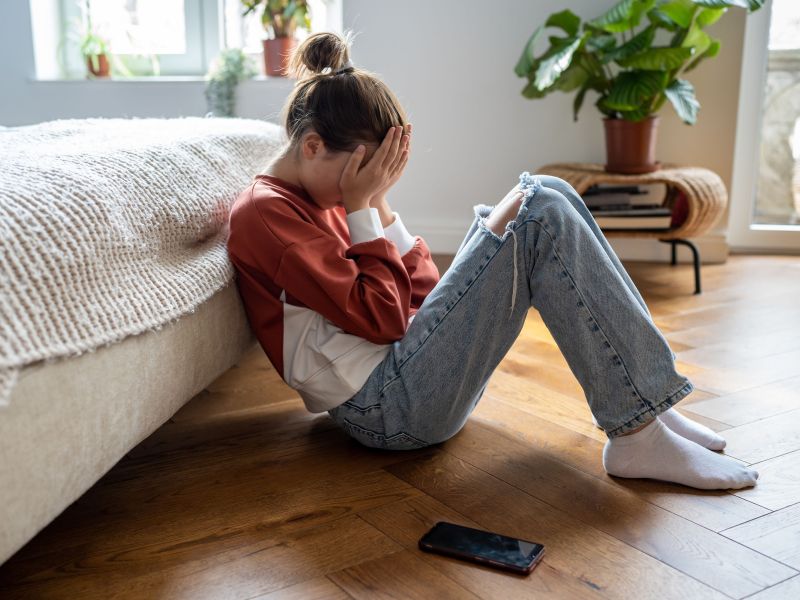 Anonimni klici, zmerljivke in grožnje: kdo sploh ukrepa?