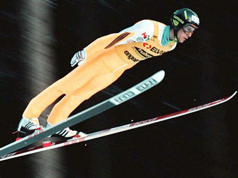 Primož Peterka po dolgem času v javnosti, tako je videti na veselem dogodku