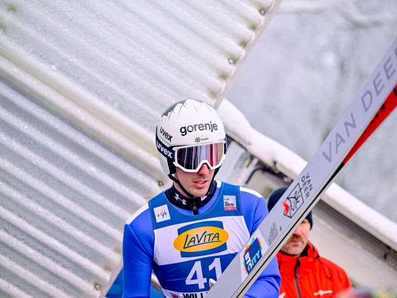 Timi in Nika fantastična, Slovenci kažejo ostre kremplje na mešani tekmi