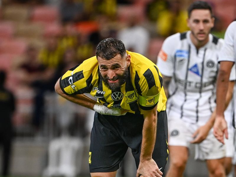 Se Karim Benzema vrača v Evropo? Zlata žoga stavka