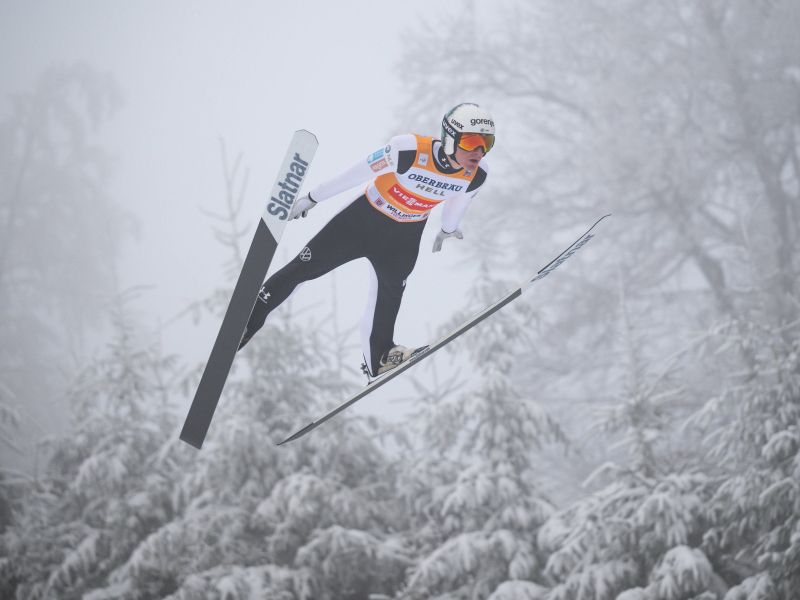 Domen Domenator Prevc se ne ustavlja, skrbi pa Zajc