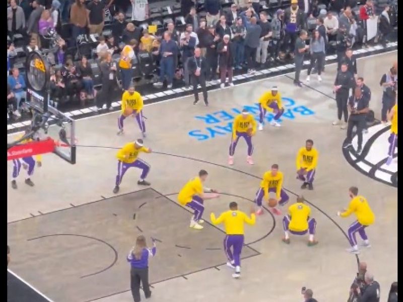 Nikomur ni jasno, kaj Dončić in druščina počnejo pred tekmo, prizor je hit