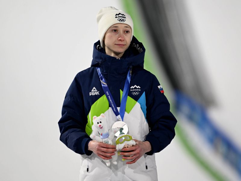 Kar so Niki Prevc storili Italijani, ni mogoče verjeti – glejte, čudite se