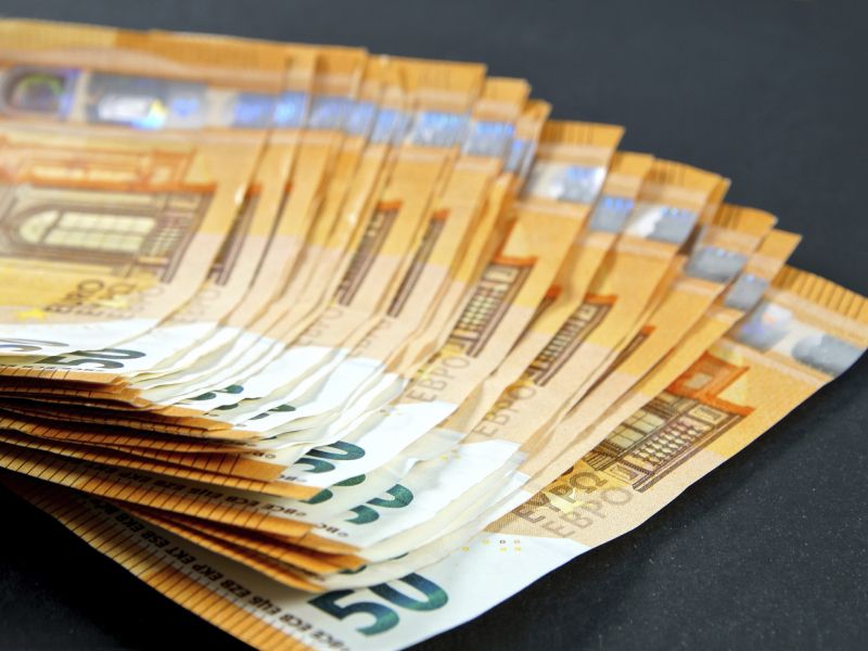 Šefa alpskih reprezentanc ujeli z vrečo denarja, začasna menjava kar trener