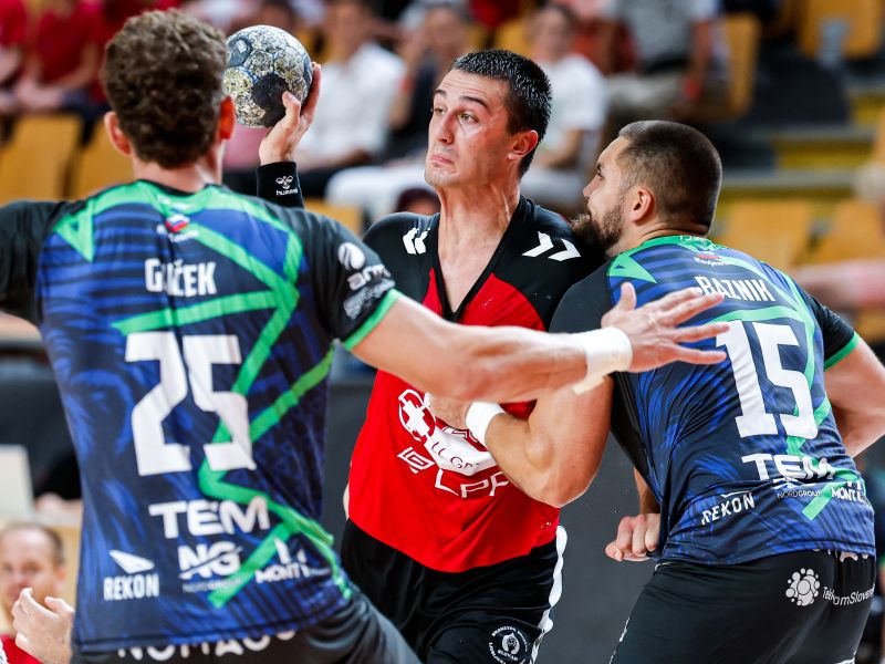 Udarila sta se Tamše in Zorman, epilog vročega spopada po zadnji sireni