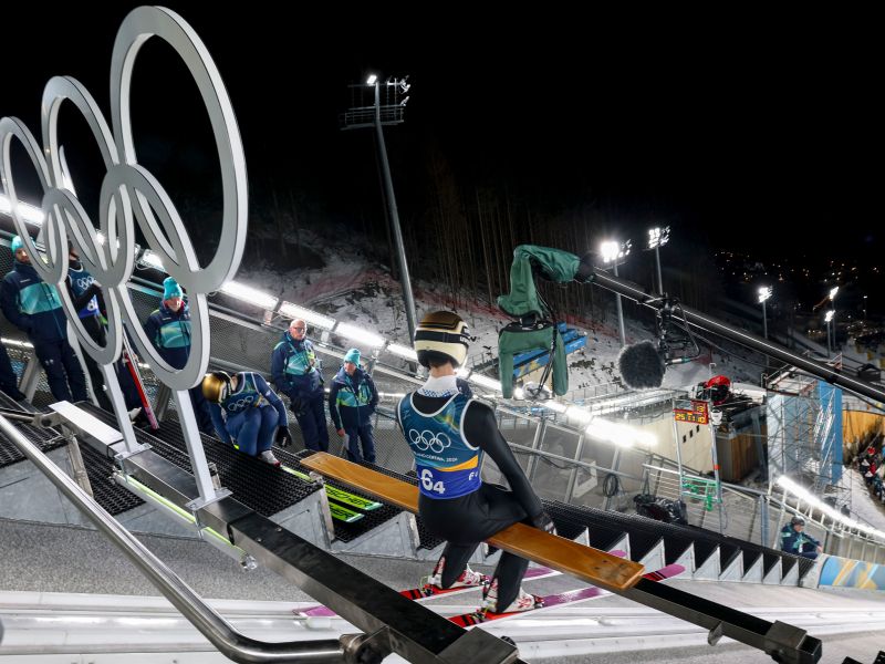 Slovenec izključen z olimpijskih iger – škandal v skokih, razlog alkohol