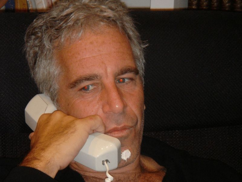 Epsteinovi dosjeji: Ali je ministrstvo skrivalo ključne dokumente?